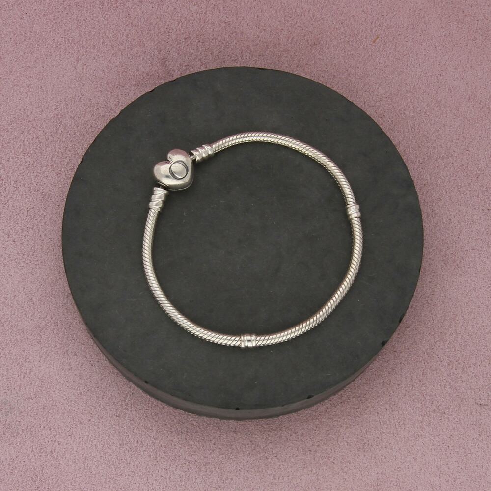 pandora sterling silver moments heart clasp charm bracelet size 7in